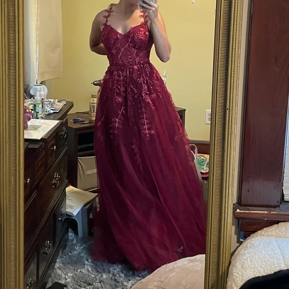 **SOLD** BRAND NEW PROM DRESS - Picture 1 of 5